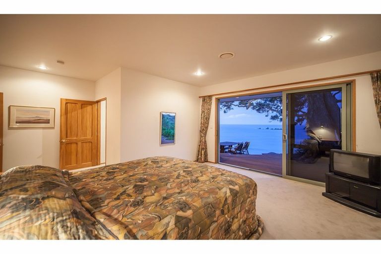 Photo of property in 356 Rockell Road, Whananaki, Hikurangi, 0181