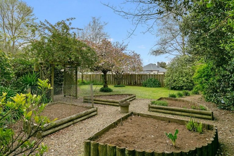 Photo of property in 37 Cowley Drive, Leamington, Cambridge, 3432