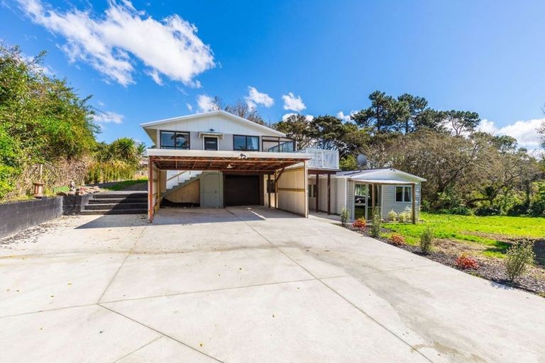 Photo of property in 35 Nile Road, Kelston, Auckland, 0602