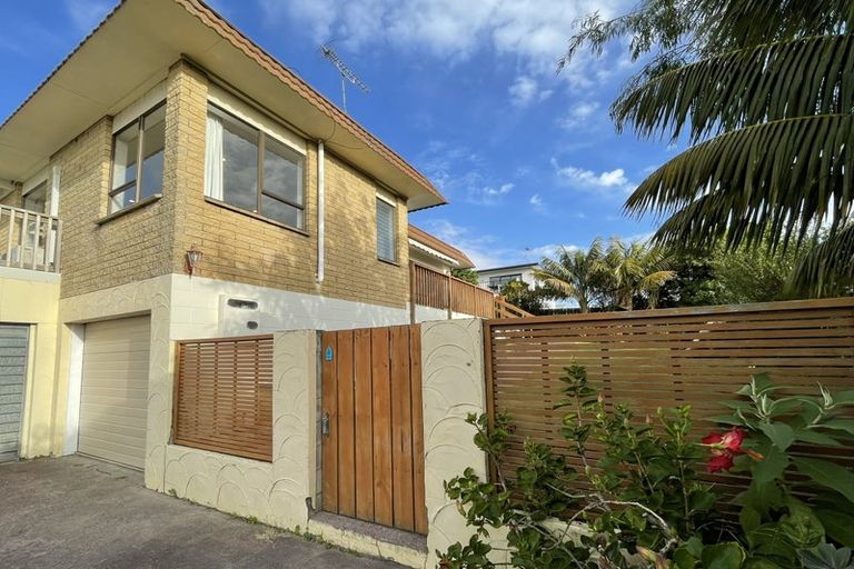 Photo of property in 1/4 Rakino Avenue, Manly, Whangaparaoa, 0930