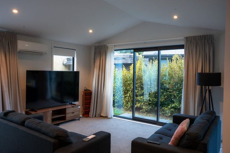 Photo of property in 16 Lochy Road, Fernhill, Queenstown, 9300
