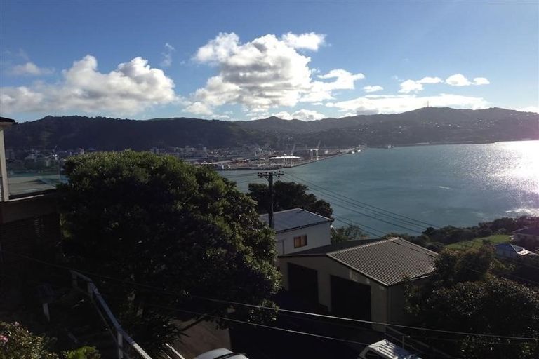 Photo of property in 15 Palliser Road, Roseneath, Wellington, 6011