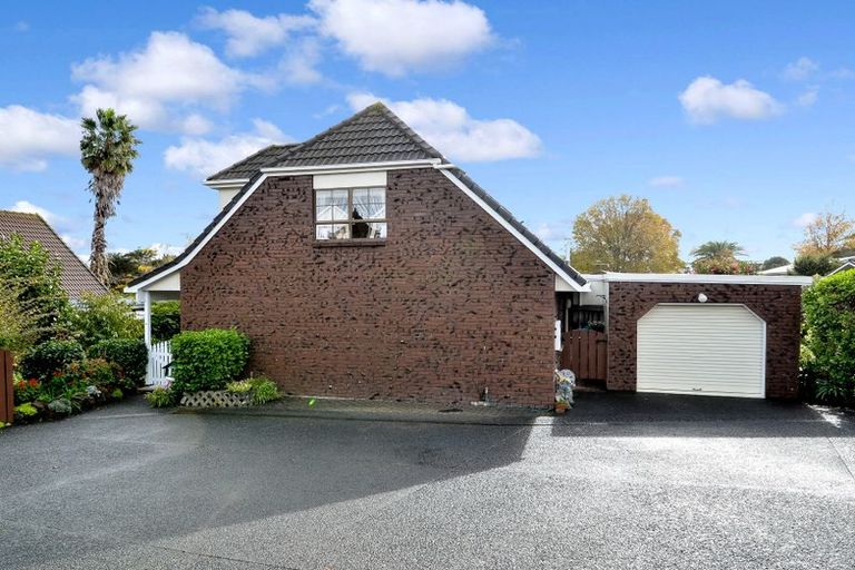 Photo of property in 8/47 Edmonton Road, Henderson, Auckland, 0612