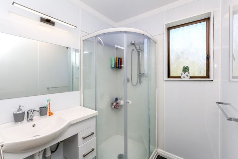 Photo of property in 117 Omata Road, Marfell, New Plymouth, 4310