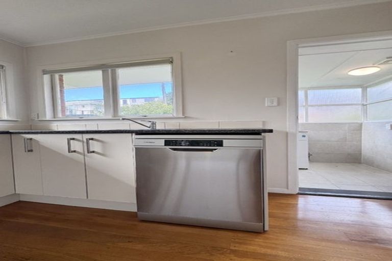 Photo of property in 1/45a Northboro Road, Belmont, Auckland, 0622