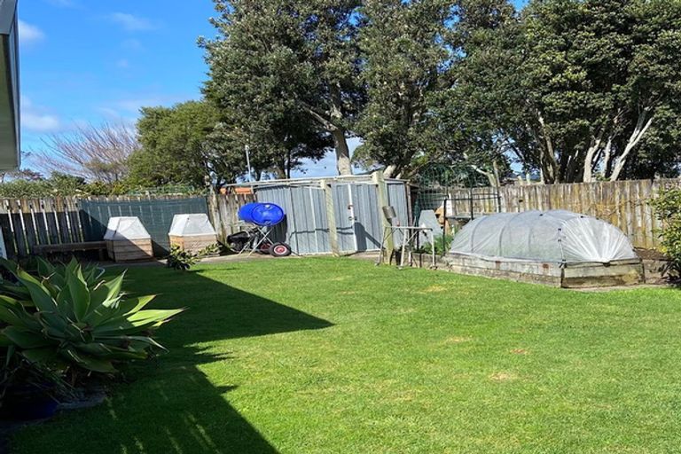 Photo of property in 18 Checketts Place, Papamoa Beach, Papamoa, 3118