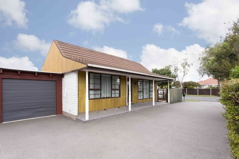 Photo of property in 1/172 Sawyers Arms Road, Bishopdale, Christchurch, 8053