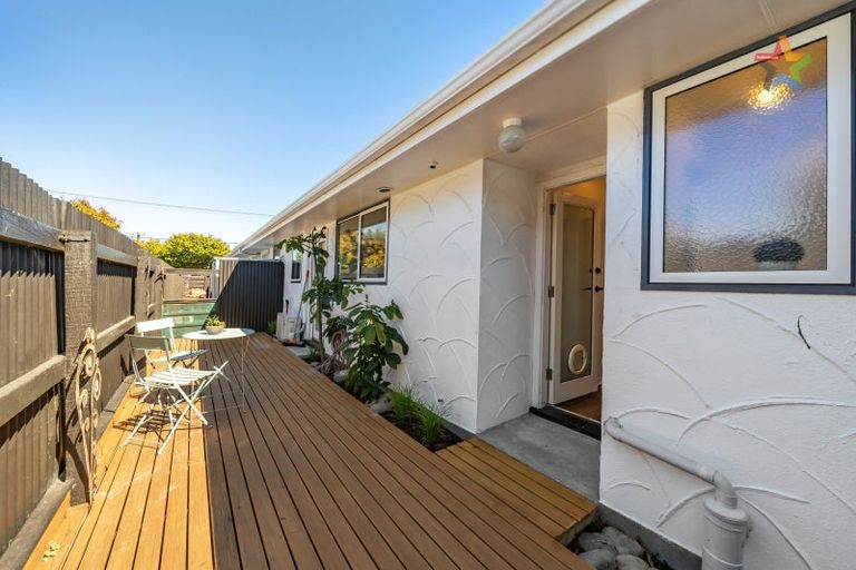 Photo of property in 2/43 Leighton Avenue, Waiwhetu, Lower Hutt, 5010