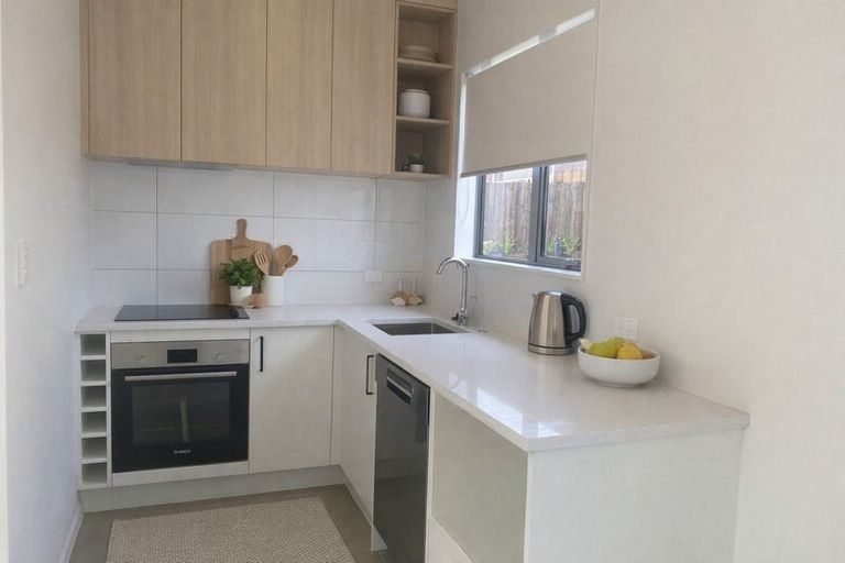 Photo of property in 1/35 Renata Crescent, Te Atatu Peninsula, Auckland, 0610