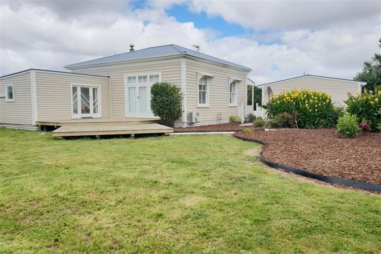 Photo of property in 9 Perrin Place, Kelvin Grove, Palmerston North, 4414