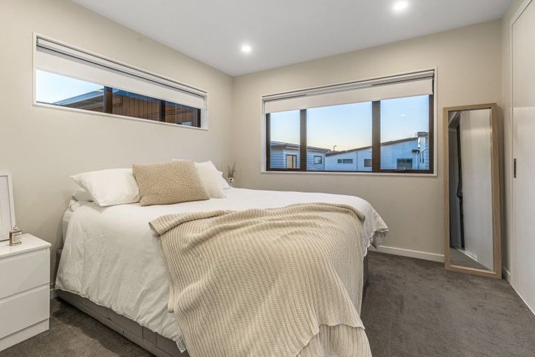 Photo of property in 21a Lumbarda Drive, Kumeu, 0810