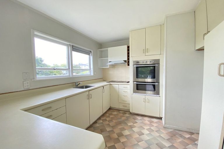 Photo of property in 36 Woodside Avenue, Northcote, Auckland, 0627