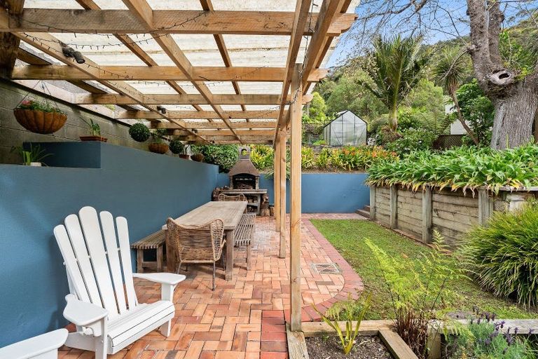 Photo of property in 210 Oriental Parade, Oriental Bay, Wellington, 6011