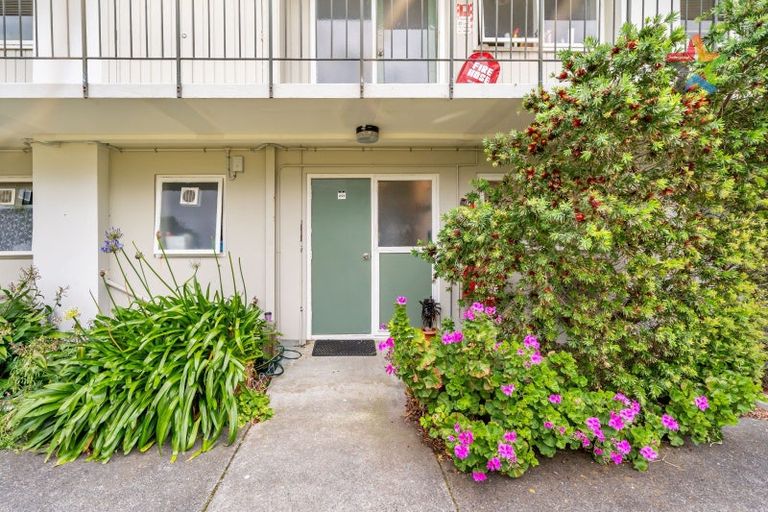 Photo of property in 2/21 Britannia Street, Petone, Lower Hutt, 5012