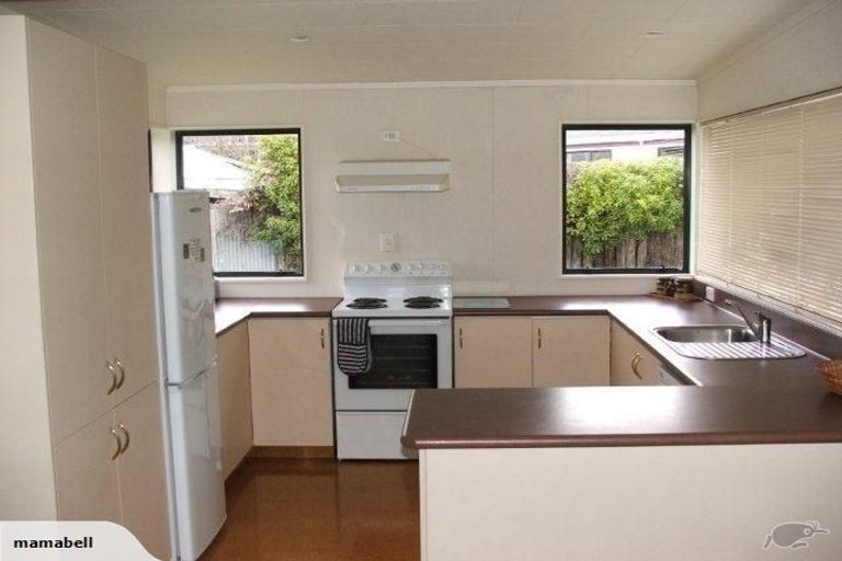 Photo of property in 17 Reeves Road, Acacia Bay, Taupo, 3330