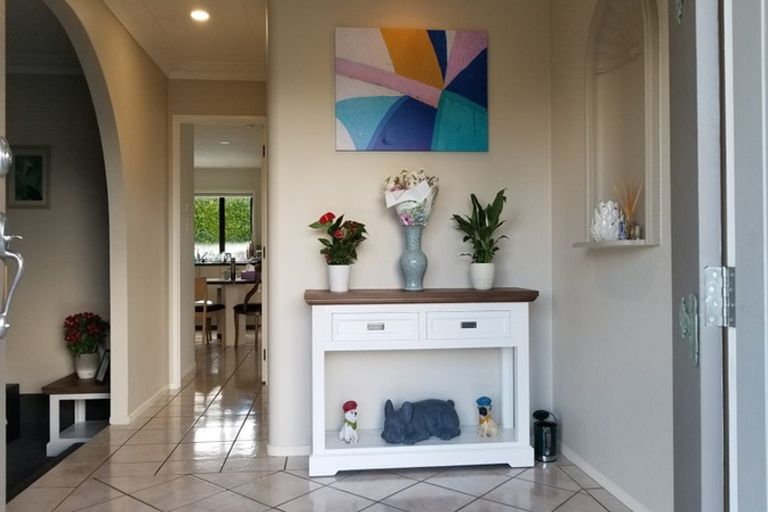 Photo of property in 4 Broman Place, Half Moon Bay, Auckland, 2012