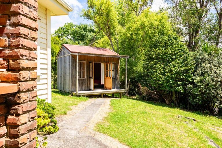 Photo of property in 437 South Road, Waipu, 0582