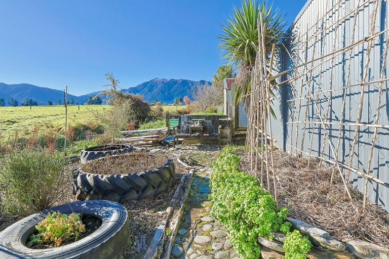 Photo of property in 74 Main Road, Harihari, 7884