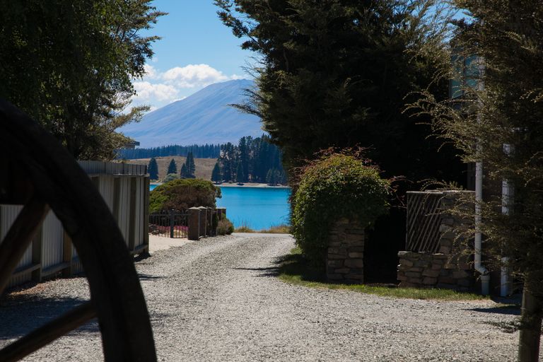 Photo of property in 7 Pioneer Drive, Lake Tekapo, 7999