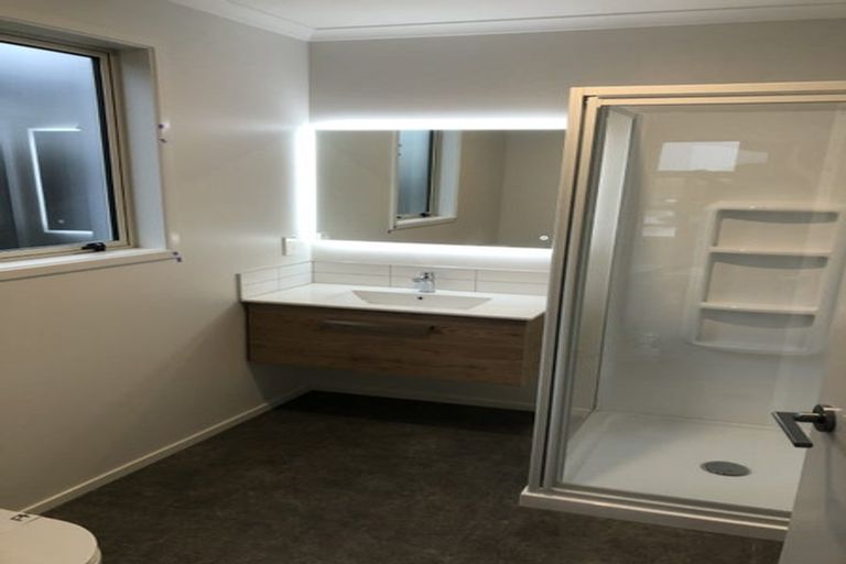 Photo of property in 30 Empire Crescent, Papamoa, 3118