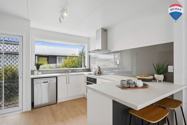 Photo of property in 87a Main Road, Wainuiomata, Lower Hutt, 5014