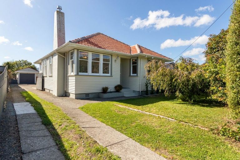 Photo of property in 60 Pine Avenue, Ebdentown, Upper Hutt, 5018