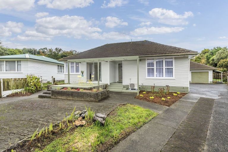 Photo of property in 12 Morgan Place, Tawa, Wellington, 5028