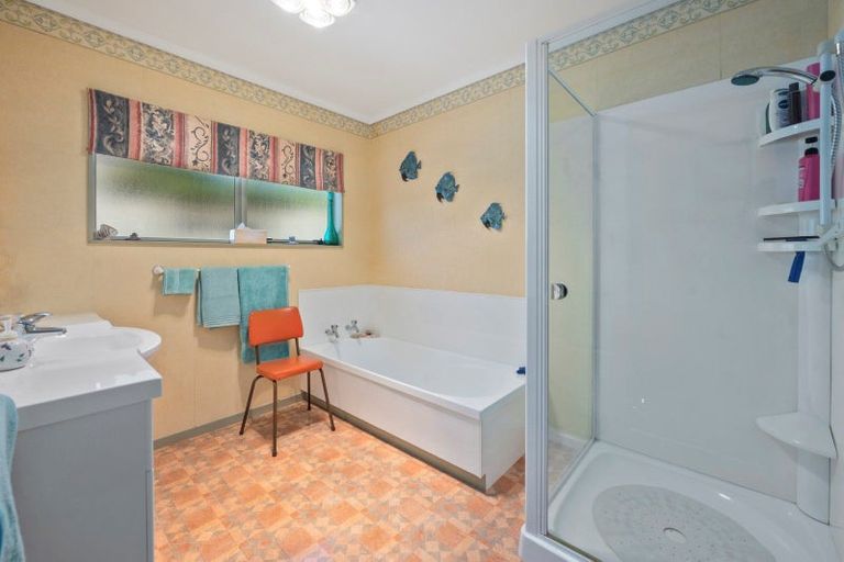 Photo of property in 4a Hoyte Place, Pukehangi, Rotorua, 3015