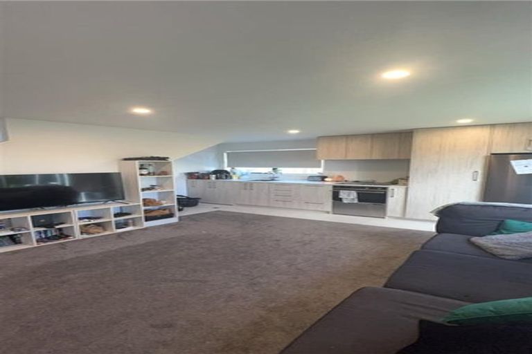Photo of property in 1/19 Karamu Street, Te Atatu Peninsula, Auckland, 0610