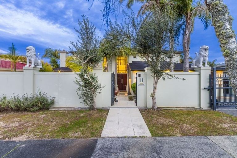 Photo of property in 11 Mistral Place, West Harbour, Auckland, 0618