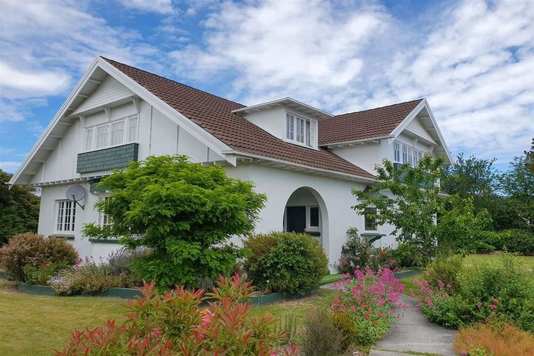 Photo of property in 17 Rhodes Street, Waimate, 7924