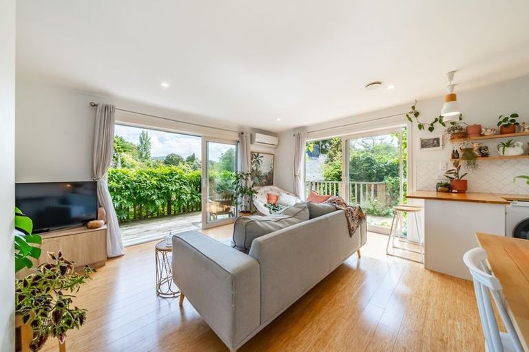 Photo of property in 1a Wyndham Road, Pinehaven, Upper Hutt, 5019