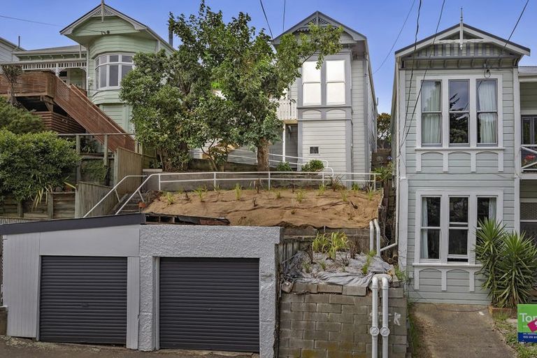 Photo of property in 19 Emerson Street, Berhampore, Wellington, 6023