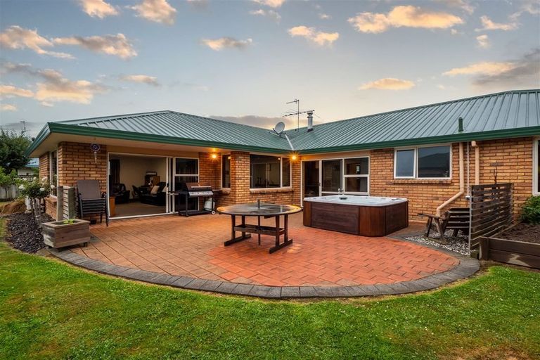 Photo of property in 28 Silverstream Drive, Mosgiel, 9024