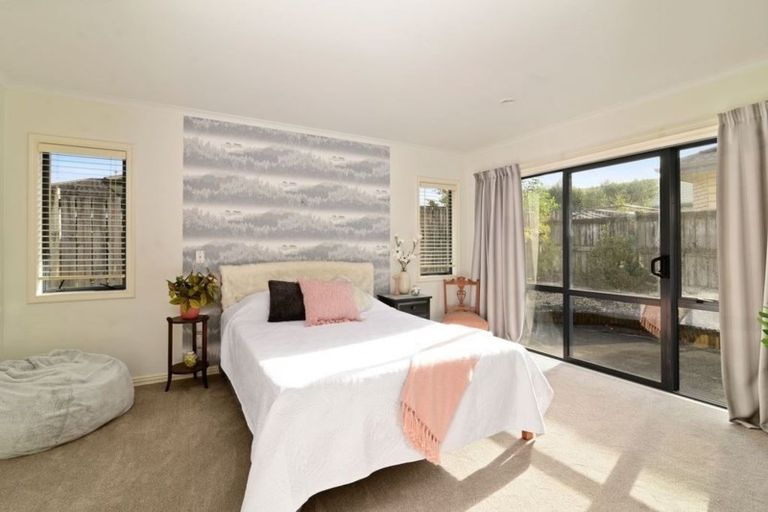 Photo of property in 1 Hoyte Place, Pukehangi, Rotorua, 3015