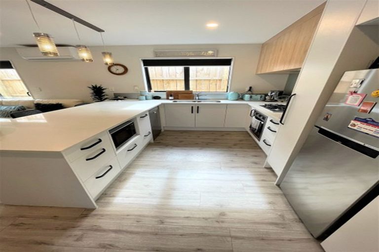 Photo of property in 72 Jeroboam Loop, Kumeu, 0810