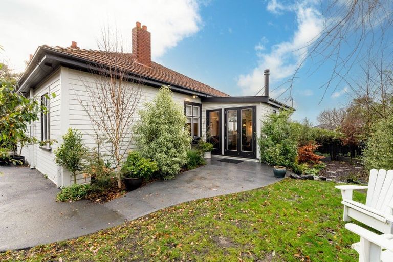 Photo of property in 139 Eglinton Road, Mornington, Dunedin, 9011