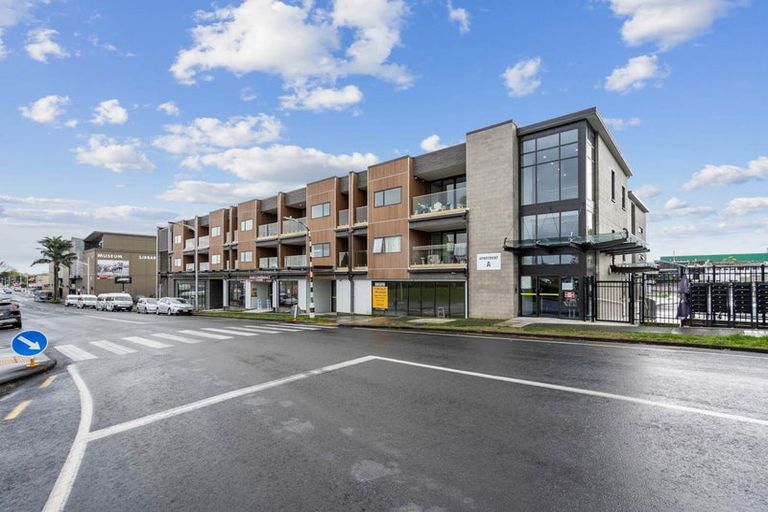 Photo of property in 206/40 East Street, Papakura, 2110