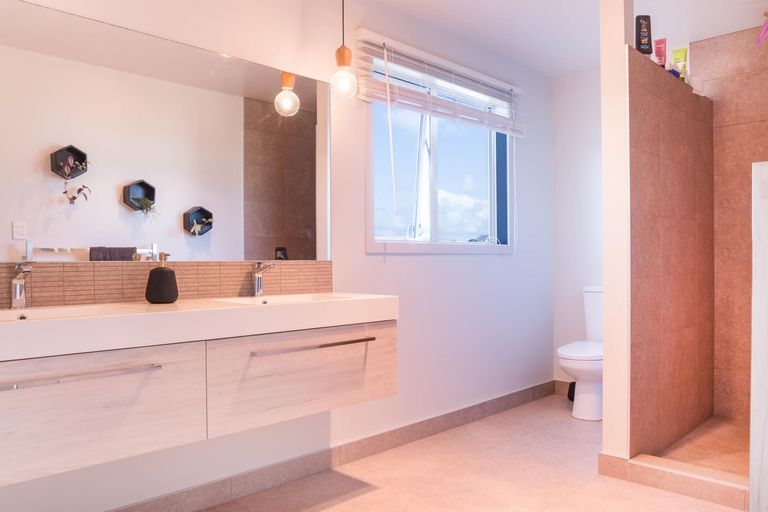 Photo of property in 30 Surfers Avenue, Waihi Beach, 3611