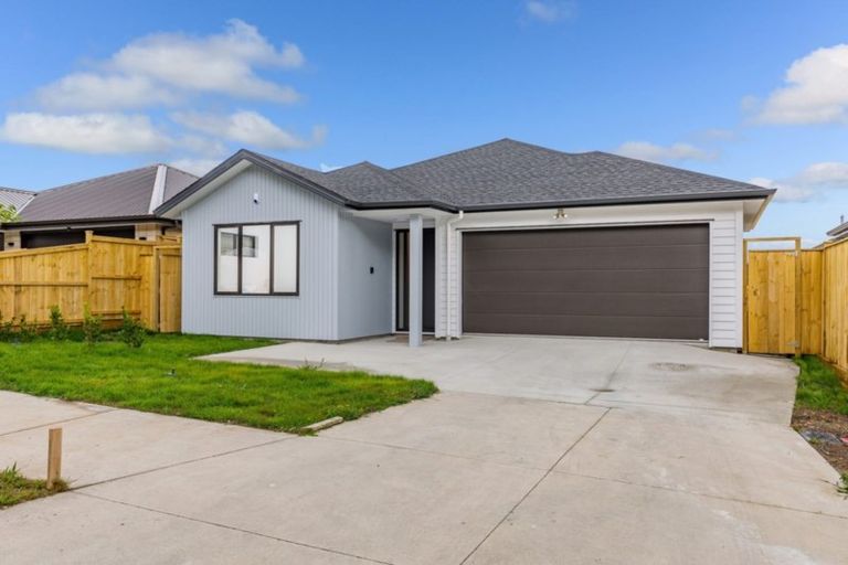 Photo of property in 89 Nobilo Road, Kumeu, 0810