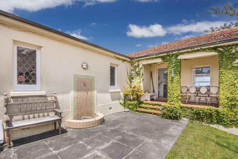 Photo of property in 89 Stanley Point Road, Stanley Point, Auckland, 0624