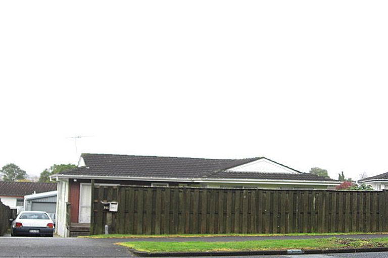 Photo of property in 201 Gills Road, Half Moon Bay, Auckland, 2014