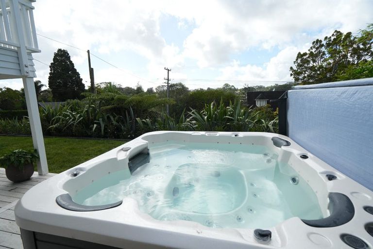 Photo of property in 6 Kent Street, Riverhead, 0820