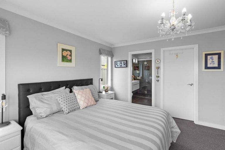 Photo of property in 10 Pelorus Avenue, Poraiti, Napier, 4112