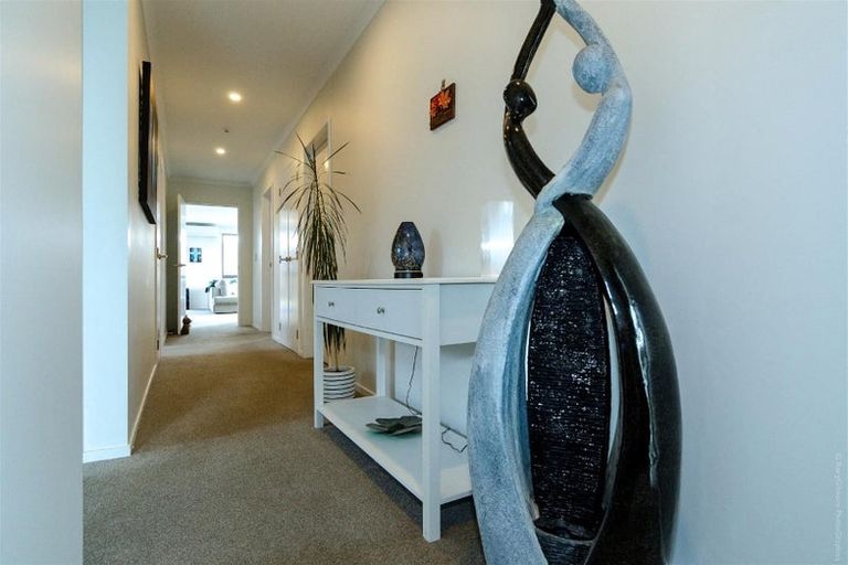 Photo of property in 17 Eric Melrose Lane, Halswell, Christchurch, 8025