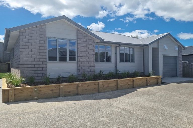 Photo of property in 8 Hauruia Way, Pyes Pa, Tauranga, 3112