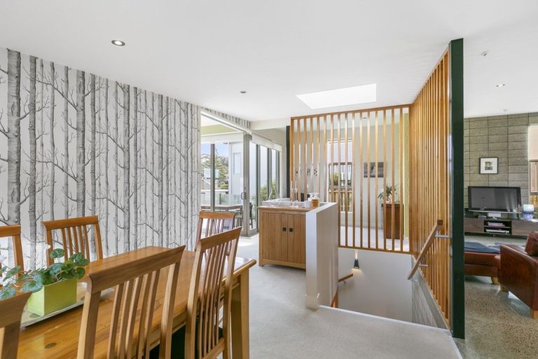 Photo of property in 7 Lakshmi Place, Khandallah, Wellington, 6035