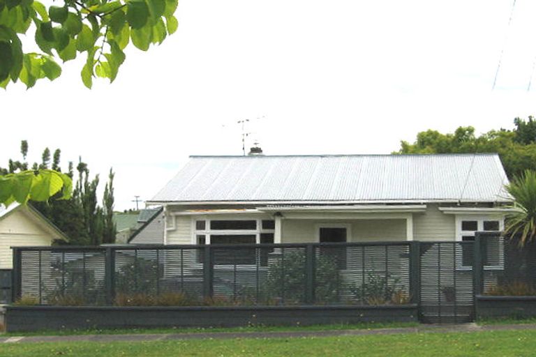 Photo of property in 8 Euston Road, Sandringham, Auckland, 1025