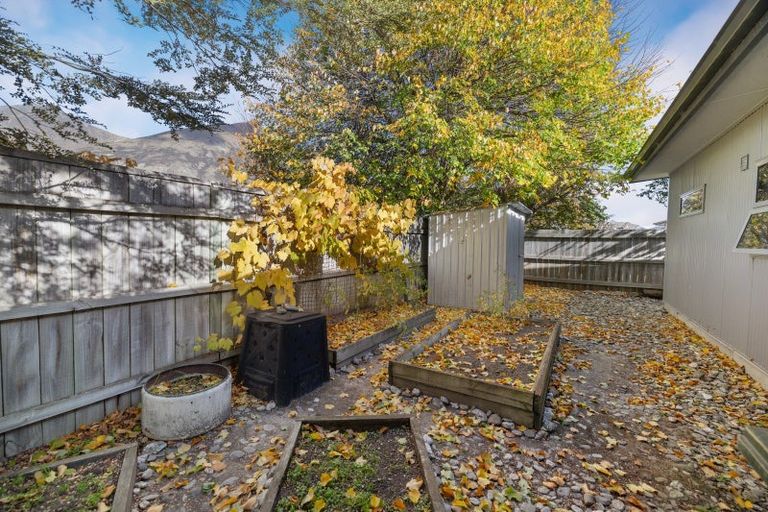 Photo of property in 32 Sylvan Street, Lake Hayes, Queenstown, 9304