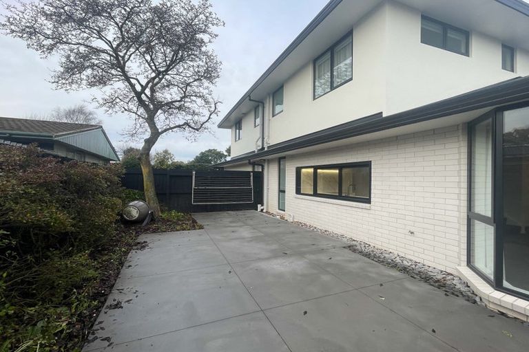 Photo of property in 8a Roa Road, Fendalton, Christchurch, 8041